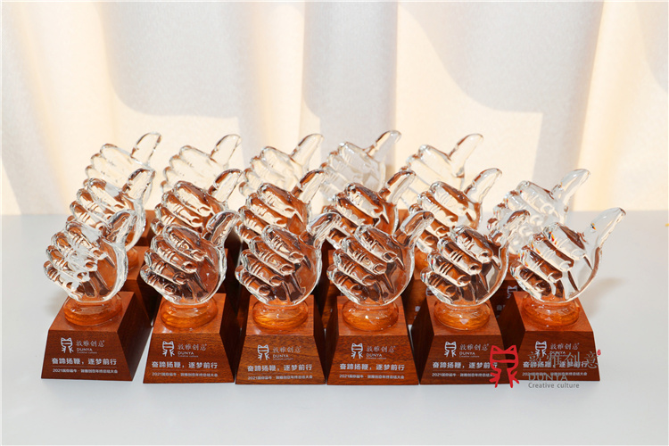 1634538666138880.jpg 116366630.jpg